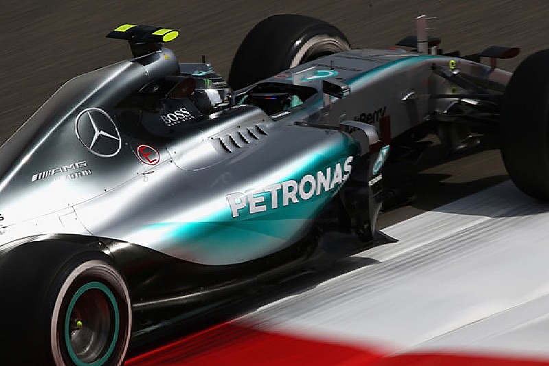 Bahrein, Libere 2: Rosberg davanti, la Ferrari fa paura!
