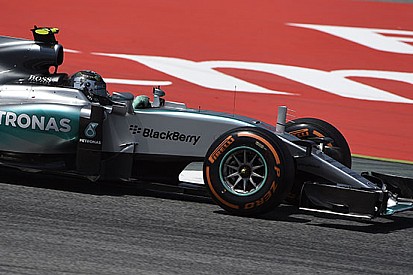 Barcellona, Q2: Rosberg risponde ad Hamilton