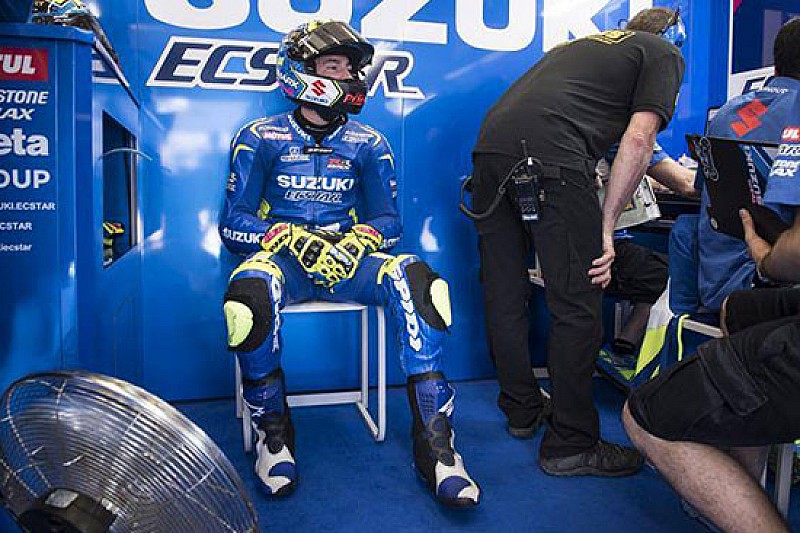 Espargaro sarà operato domani alla mano destra