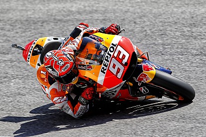 Márquez no logra avanzar a la Q2 y Lorenzo domina