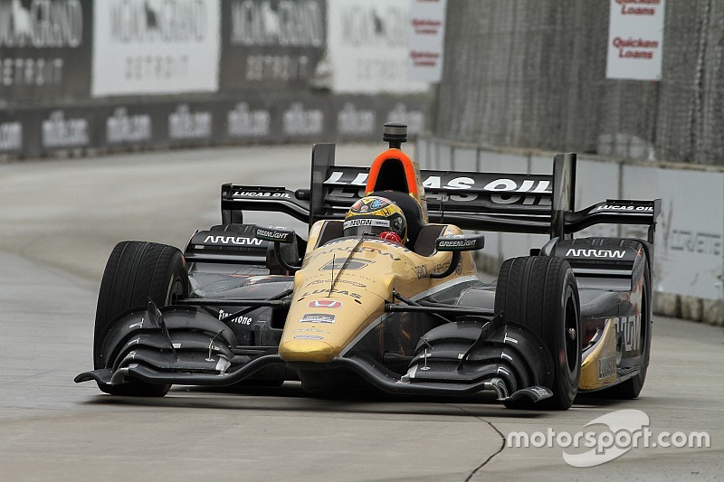 Daly toma el sitio de Hinchcliffe