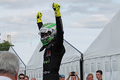 Nelsinho Piquet é campeão da Fórmula E com ajuda de Bruno Senna