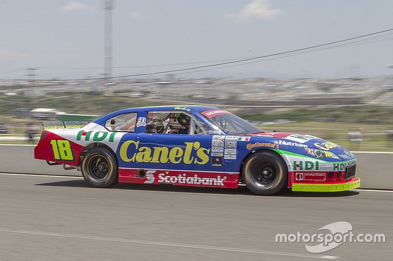 Rafael Martínez tiene la pole en NASCAR México
