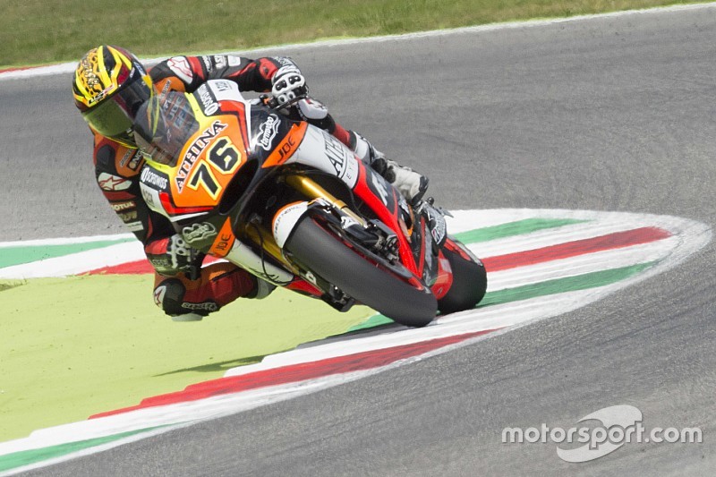 Loris Baz grappille un point sur le leader Open