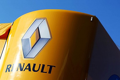 Прост: В Renault скоро примут решение