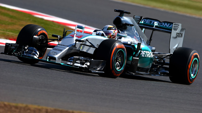 Silverstone, Libere 3: Mercedes in fuga, Rosse lontane