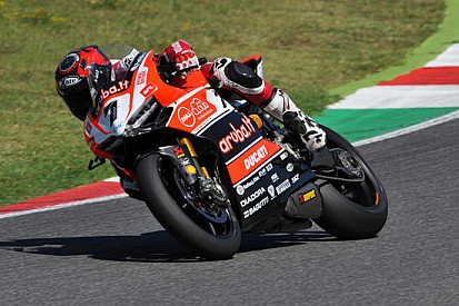 Oltre 150 giri al Mugello per Checa sulla Ducati SBK