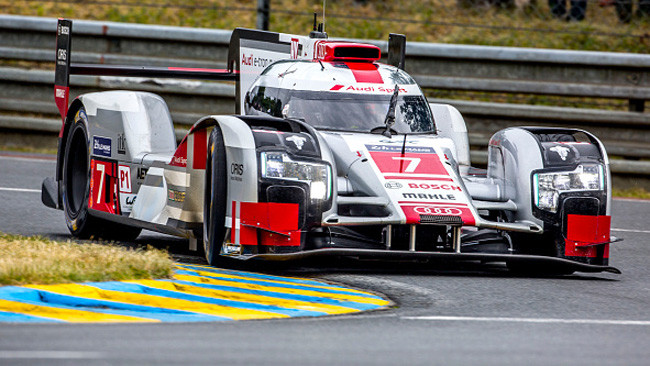 Le Mans, 2° ora: Lotterer con la R18 è scatenato