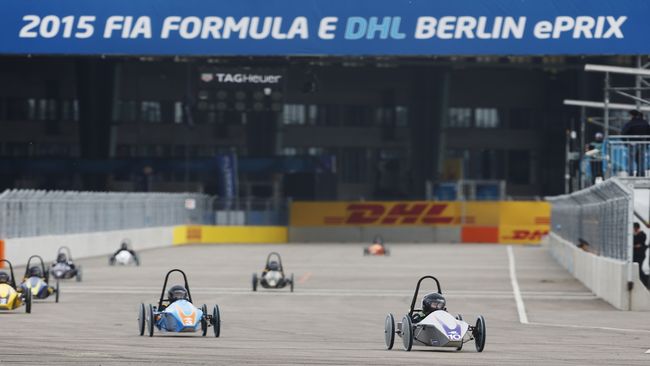 Il teenager Dominic Schlomski nella FE School Series