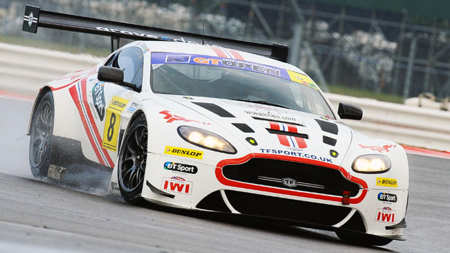 Pole bagnata per la Aston Martin di Turner/Fannin