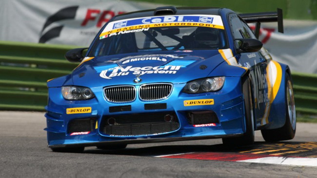 Necchi e la Bmw davanti a tutti a Imola