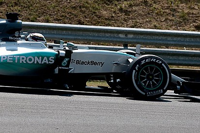 Budapest, Q1: anche le Mercedes subito con le soft