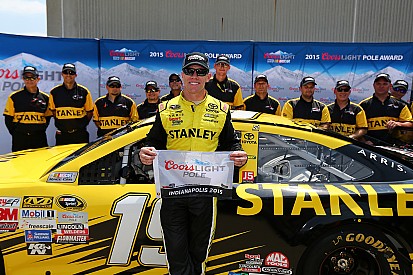 Seconda pole consecutiva per Carl Edwards