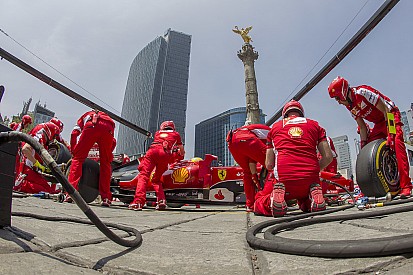 Pilotos mexicanos acompañan a Esteban Gutiérrez