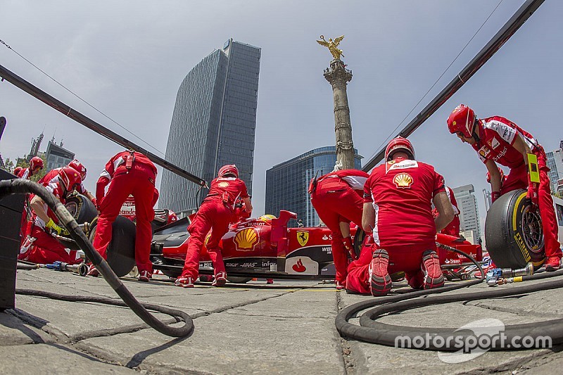 Pilotos mexicanos acompañan a Esteban Gutiérrez