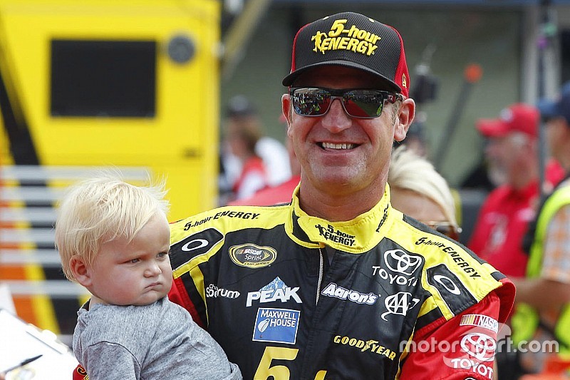 Separazione a fine 2015 tra MWR e Clint Bowyer