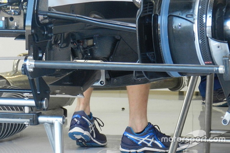 Williams: non c'è la balestra nel T-tray, ma una trave