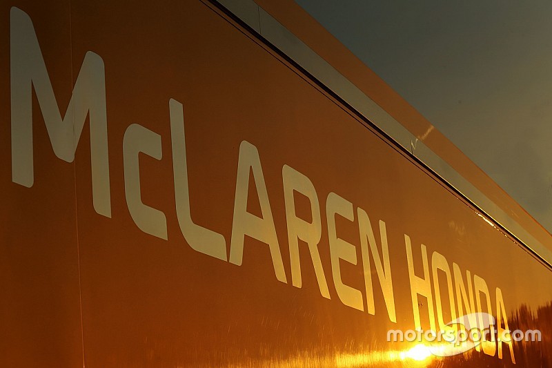 McLaren tiene 55 plazas de penalización para la parrilla