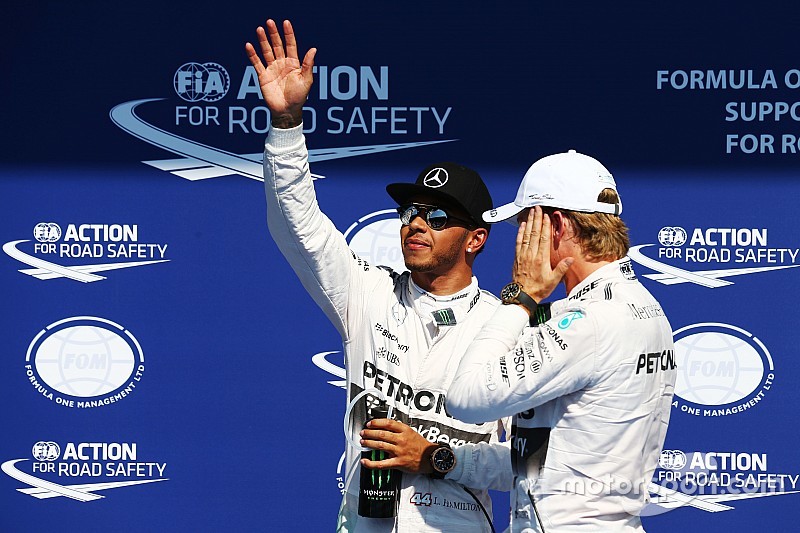 Hamilton destruye a Rosberg