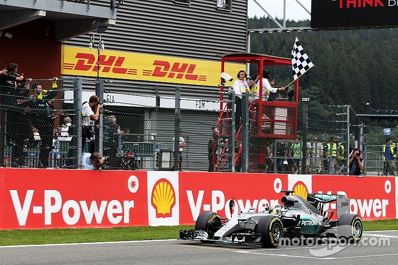 Em “quadro de medalhas” da F1, Senna tem vantagem sobre Hamilton