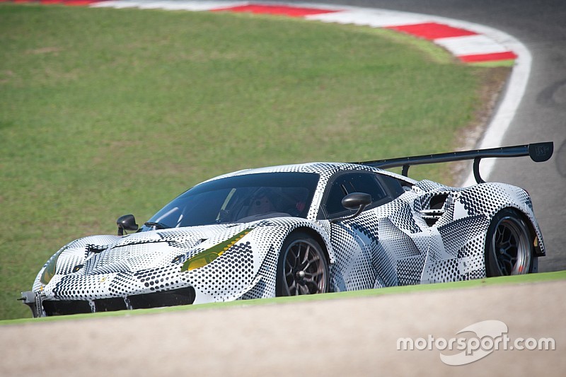 La nouvelle Ferrari 488 GTB version GTE aperçue en essais