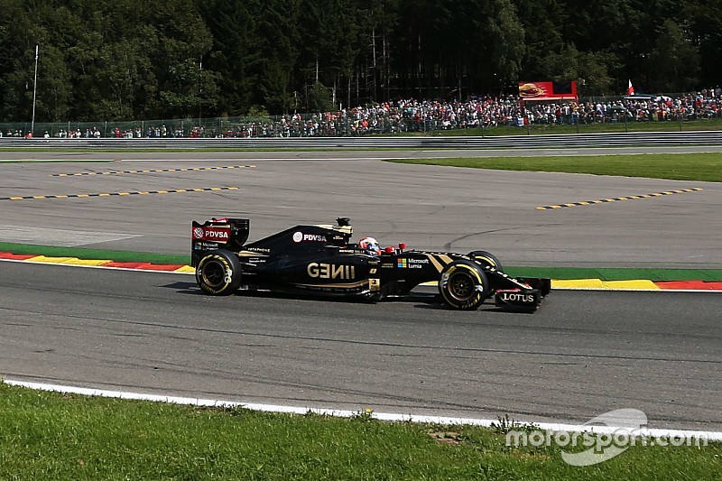 Arrivati i bilici Lotus nel Paddock di Monza