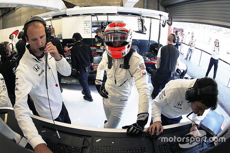 Jogando a toalha em Monza, Button se foca em pistas lentas
