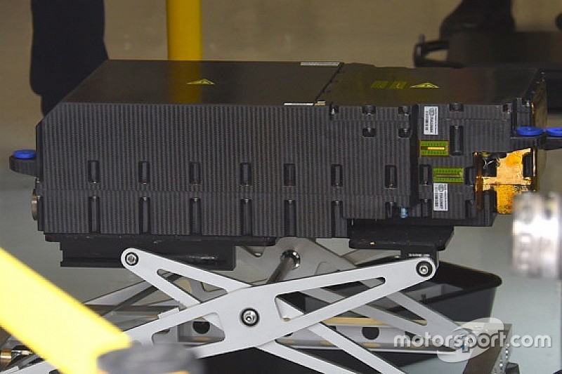 McLaren: batteria modificata rispetto a inizio stagione