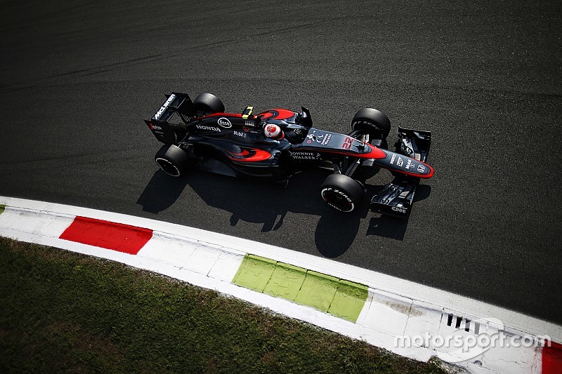 Alonso y Button, afuera en la Q1