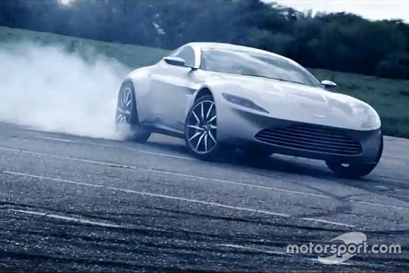Vidéo - L'Aston Martin DB10 de James Bond en piste!