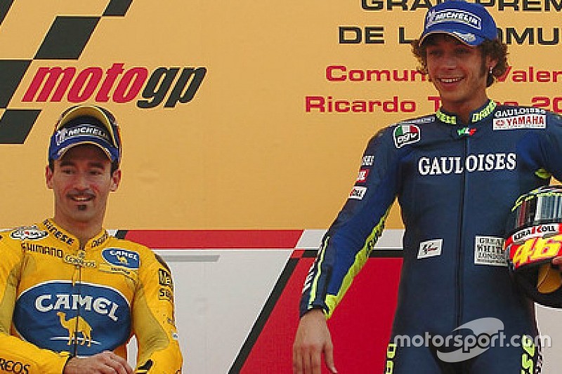 Rival, Biaggi diz que Rossi merece titulo da MotoGP ante a Lorenzo