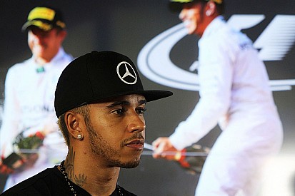 Hamilton duda que Mercedes resuelva los problemas