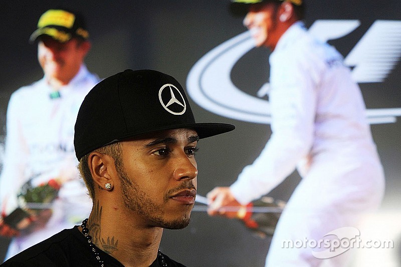 Hamilton duda que Mercedes resuelva los problemas