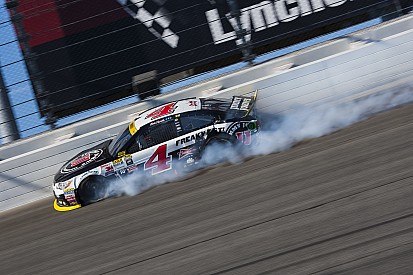 Harvick e Johnson se estranham após prova em Chicagoland