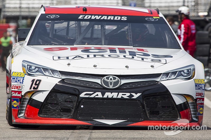 Edwards pega primero en la práctica inicial de NHMS
