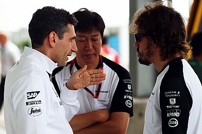 Alonso explotó contra Honda en Japón: "¡Motor de GP2!"