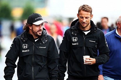 Dennis diz que contrato de Button permanece intacto para 2016