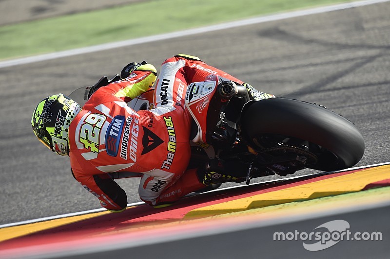 Iannone se rapproche de Márquez au Championnat