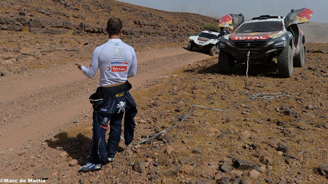 Inizio in salita per Loeb con la Peugeot 2008 DKR