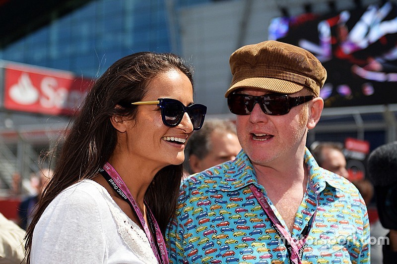 Chris Evans pode apresentar novo Top Gear sozinho; Stig fica