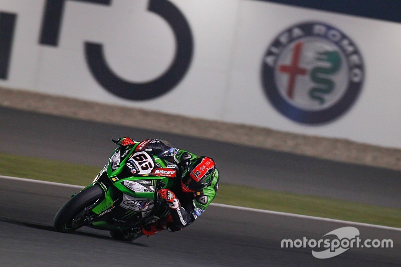 Tom Sykes regala la pole alla Kawasaki a Losail
