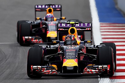 Вольф: Меня удивляет поведение Red Bull
