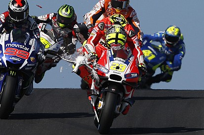 Iannone atropela gaivota durante GP da Austrália; veja imagens