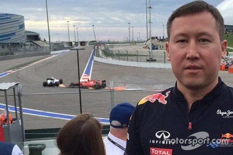 Un fan se toma 'selfie' en pleno accidente de Bottas y Raikkonen