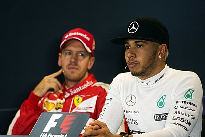 Las chances de Hamilton aumentan con la penalización a Vettel