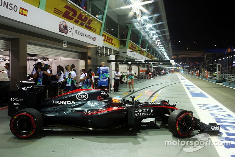 La McLaren ha salvato i due cambi di Singapore