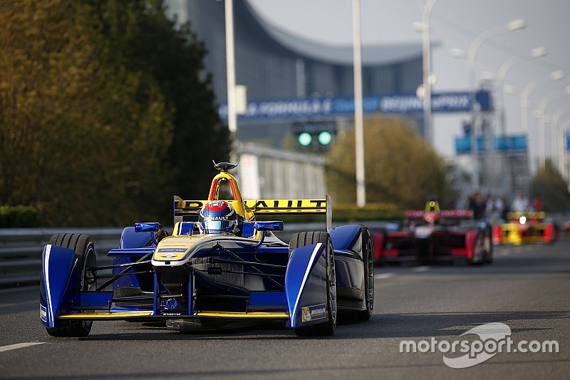 Renault mantiene el control en Beijing