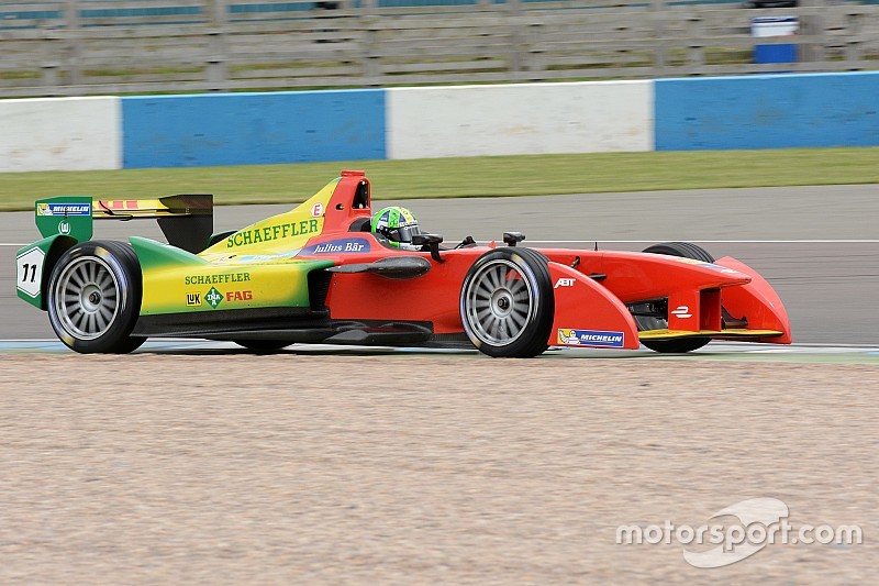 Di Grassi comemora 2º lugar: