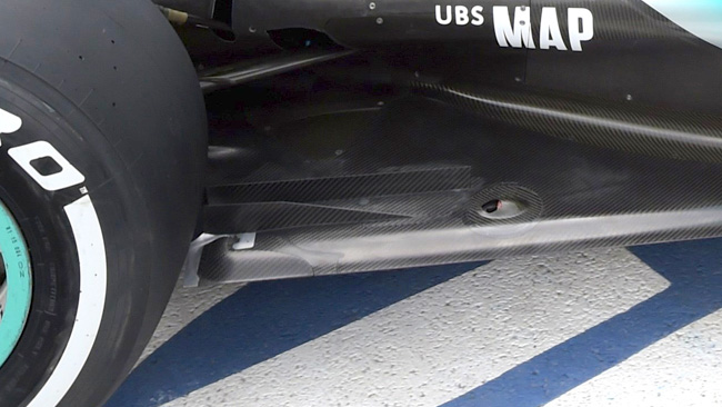 Mercedes: modifiche al fondo della W06 Hybrid