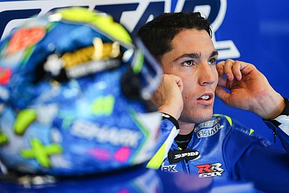 Aleix Espargaró au repos après une fracture de vertèbre
